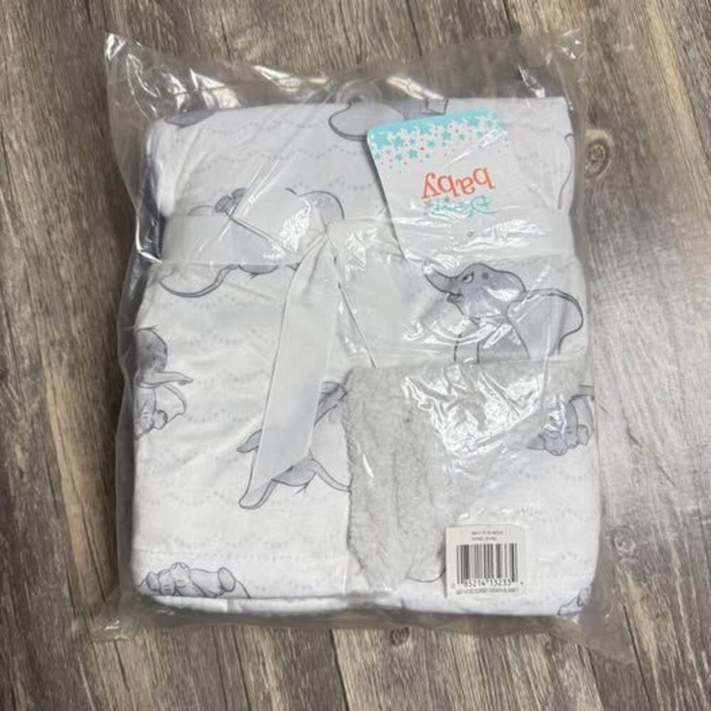 30x40 Disney Dumbo Super Soft Baby Reversible Blanket